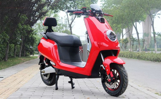 Электромотоцикл Thunder 1000w, нагрузка до 150 кг, скорость до 60 км, запас хода до 60 км, диаметр колес 14 дюйма