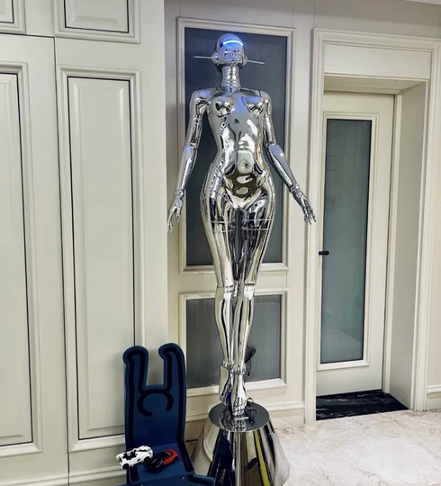 Торшер Cyberwomen хром 73*50*207 см, LED, кнопка, смола, стекловолокно, 8 Вт