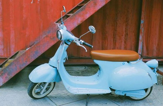 Электромотоциклы Ride 1200 w, скорость до 45 км/ч, запас хода до 60 км, нагрузка до 150 кг, вес 80.0 кг, диаметр колес 14 дюймов, изготовлено в Китае