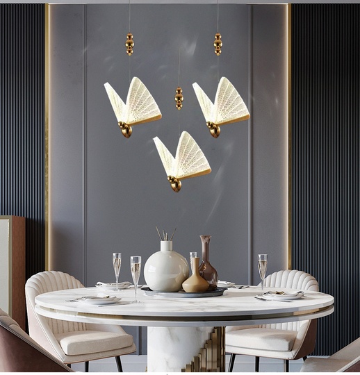 Потолочный светильник бабочка из золота