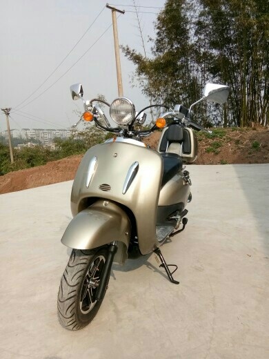 Электромотоцикл Vespa (Бежевый)