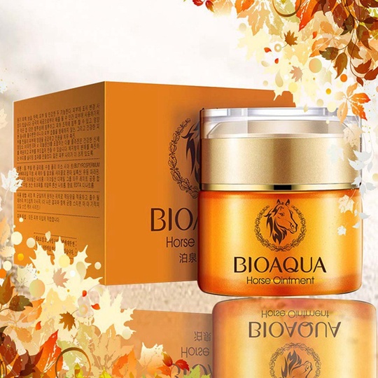 Дневной омолаживающий крем для лица на основе лошадиного жира Horse Oil Ointment