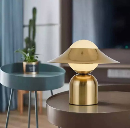 Настольная лампа MISS 38*45, желтая бронза, металл.